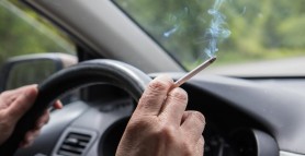 Cum elimini mirosul de țigară din mașină. Metode și soluții simple care sunt la îndemâna oricui